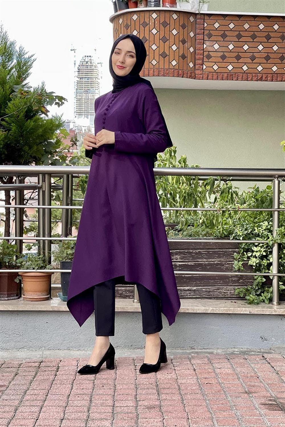 Aksesuar Düğmeli Tesettür Tunik MÜRDÜM — görsel 1/5