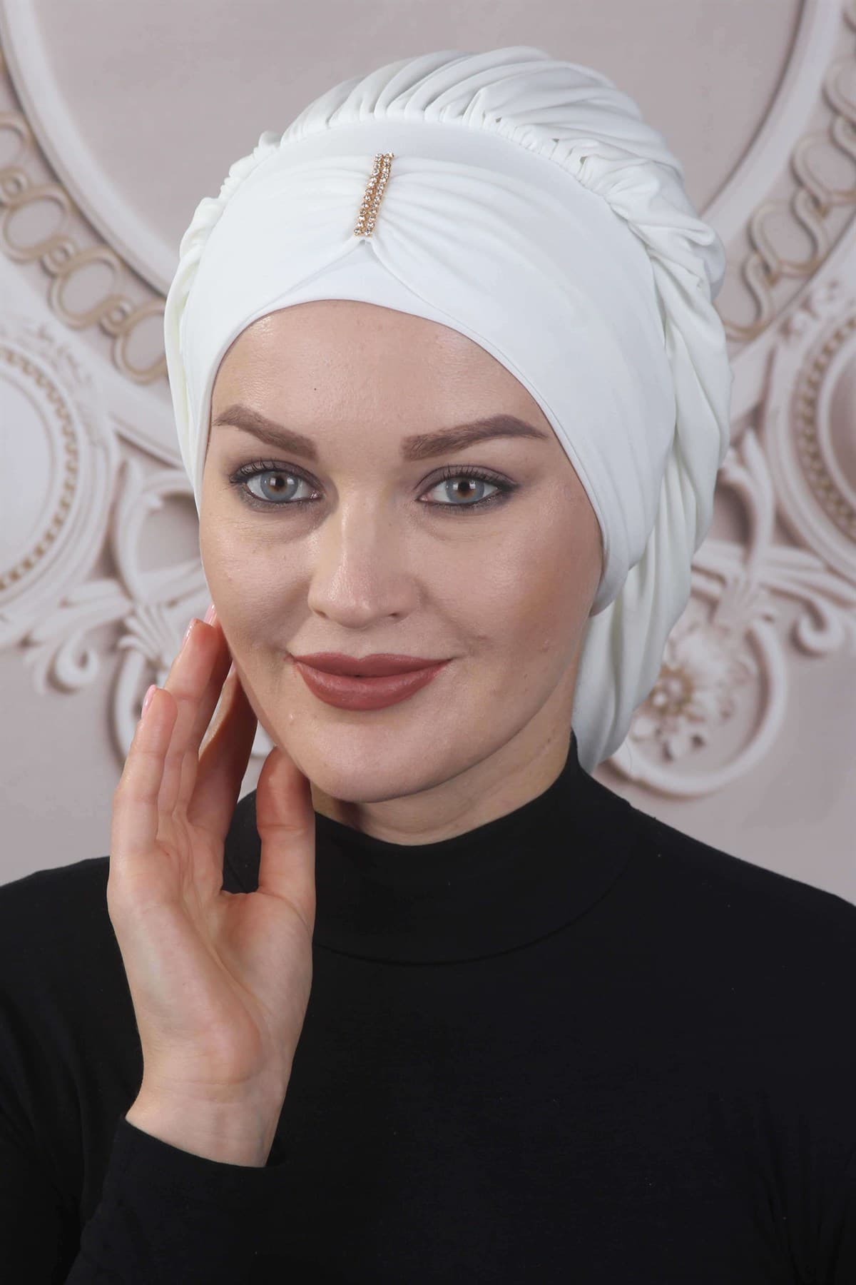 Dökümlü Taşlı Hazır Bone Beyaz — görsel 1/1