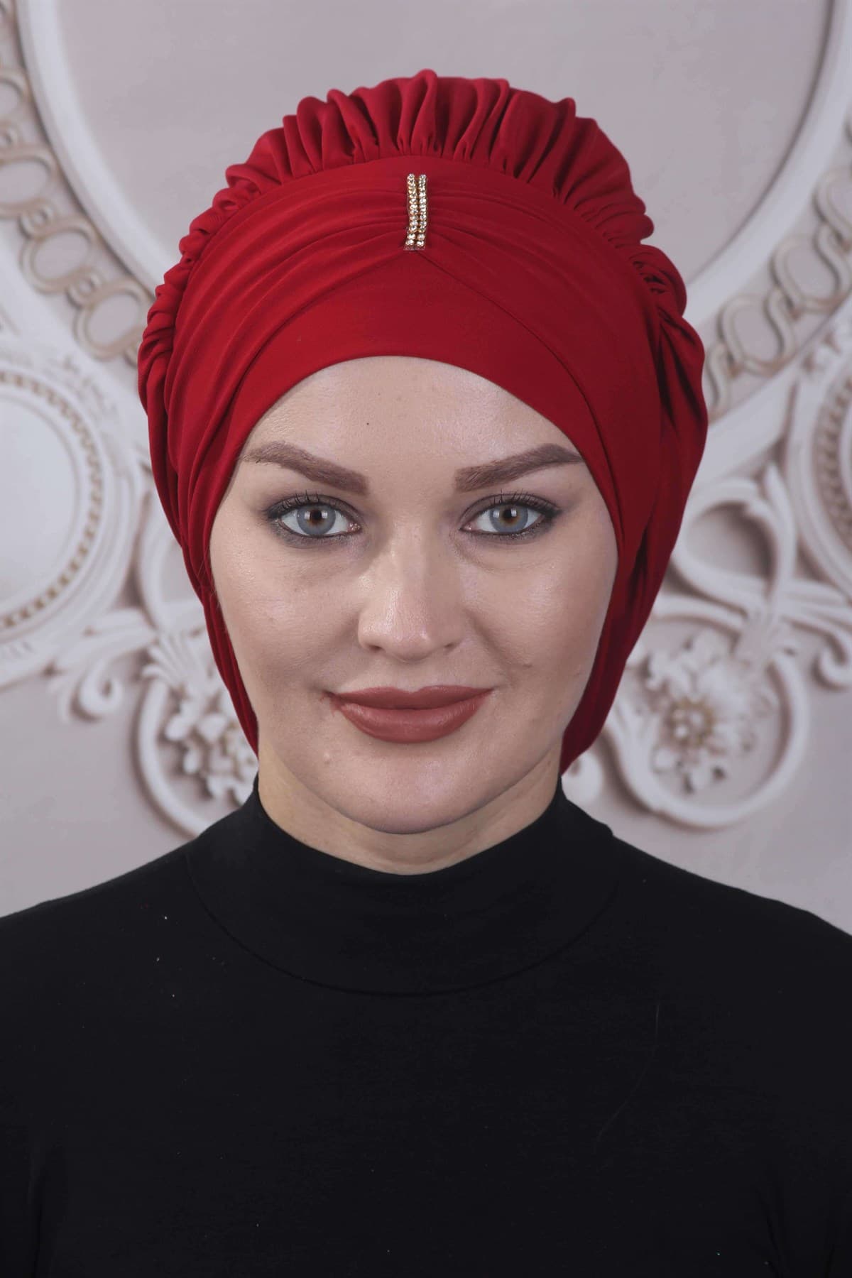 Dökümlü Taşlı Hazır Bone Kırmızı — görsel 1/1