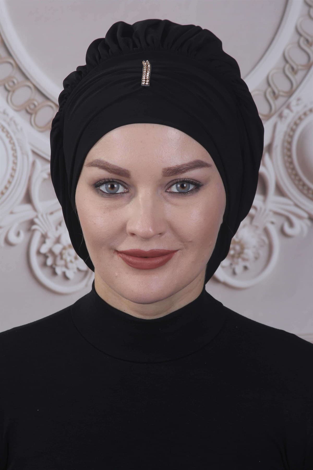 Dökümlü Taşlı Hazır Bone Siyah