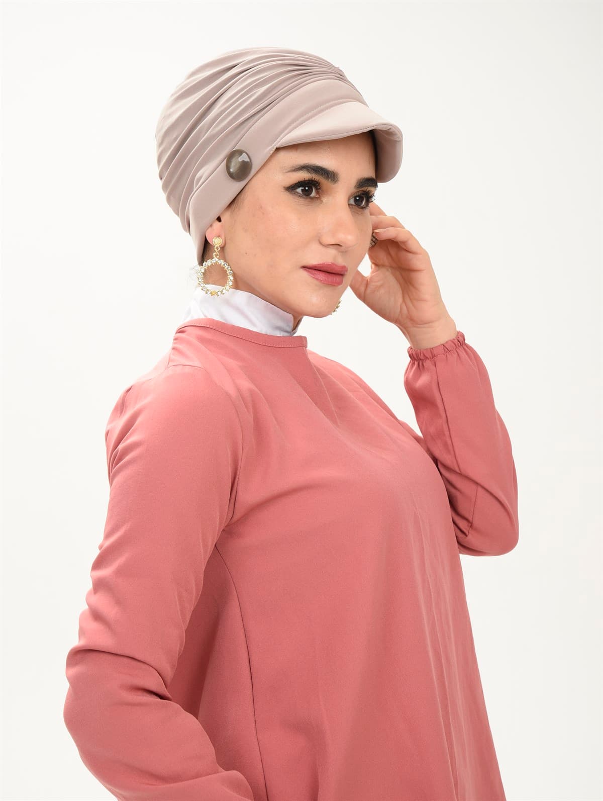 Spor Şapka Taş — görsel 1/2