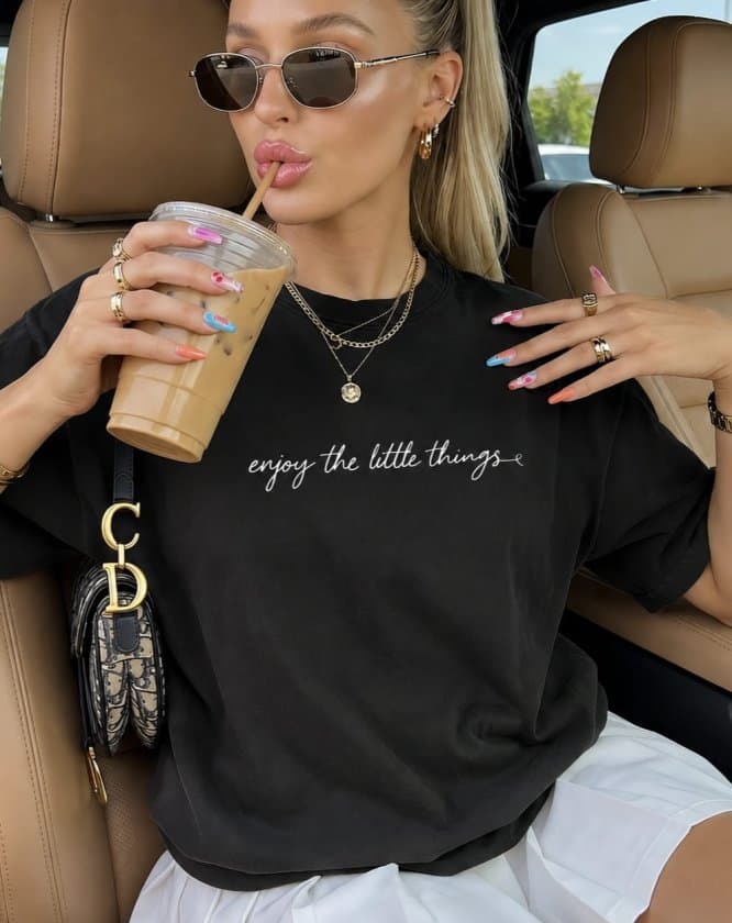 Kadın Kısa Kollu önü Yazı Baskılı Basic Viskon Bluz — görsel 1/7