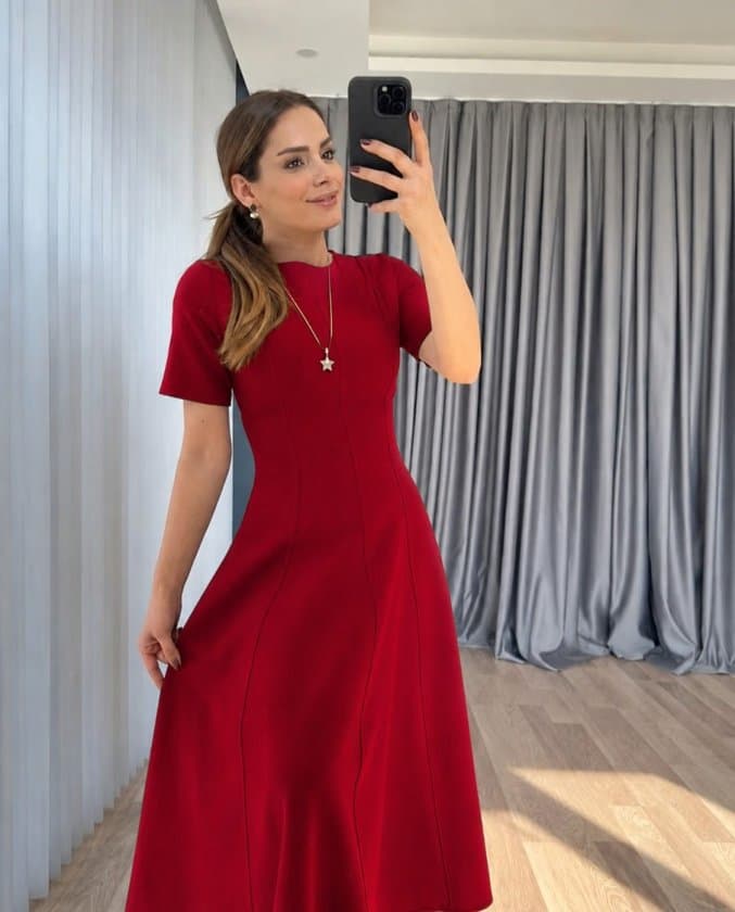 Kadın Kısa Kollu Bisiklet Yaka Maksi Boy Ithal Krep Elbise — görsel 1/3