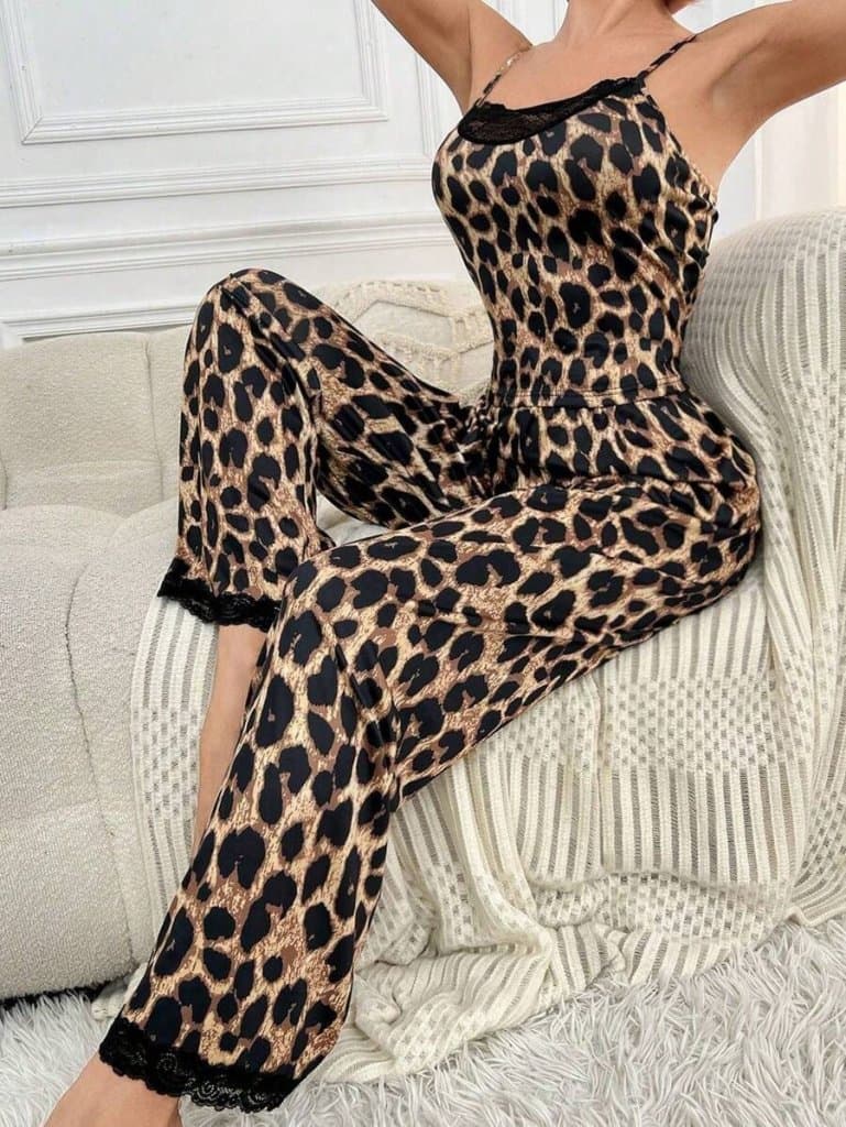 Kadın Ip Askılı Yakası Dantelli Bluz Ve Pijama Sandy Ikili Takım — görsel 1/5