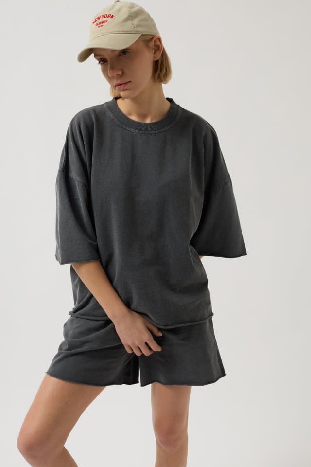 Oversize Lazer Kesim Bisiklet Yaka T-Shirt — görsel 1/4