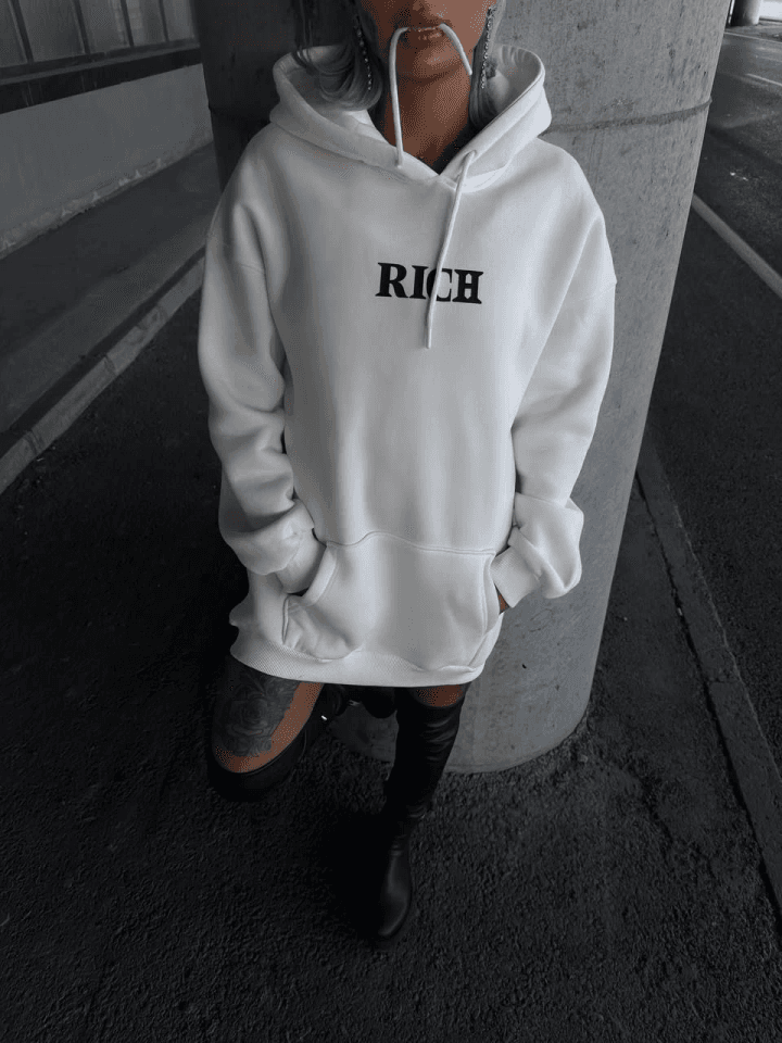 Uzun Kol Kapşonlu Göğüs Baskılı SweatShirt - Beyaz — görsel 1/2