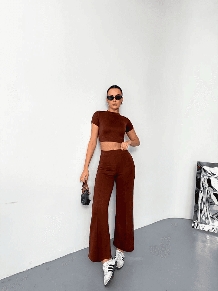 Osy Modal Yumuşak Dokulu Kumaş Kısa Kollu Crop Alt Ispanyol Paça Pantalon Ikili Takım - Kahverengi — görsel 1/1