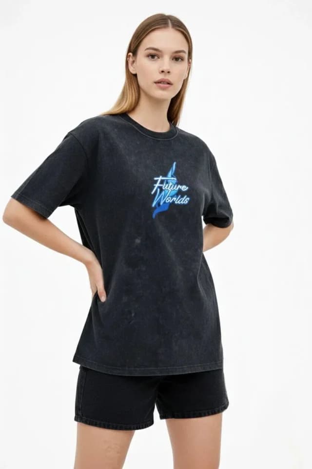 Asit Yıkamalı Oversize Tişört Future Worlds Baskılı Bisiklet Yaka Kısa Kollu Streetwear %100 Pamuk Street Style T-Shirt - Siyah — görsel 1/4
