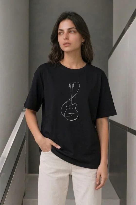Minimal Gitar Baskılı Tişört T-Shirt Yazlık Kısa Kol Bisiklet Yaka T-Shirt - Siyah — görsel 1/3