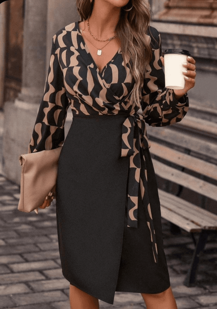 Kadın Uzun Kollu Kruvaze Yaka Dijital Baskılı Fiyonk Detay Atlas Kumaş Elbise — görsel 1/12