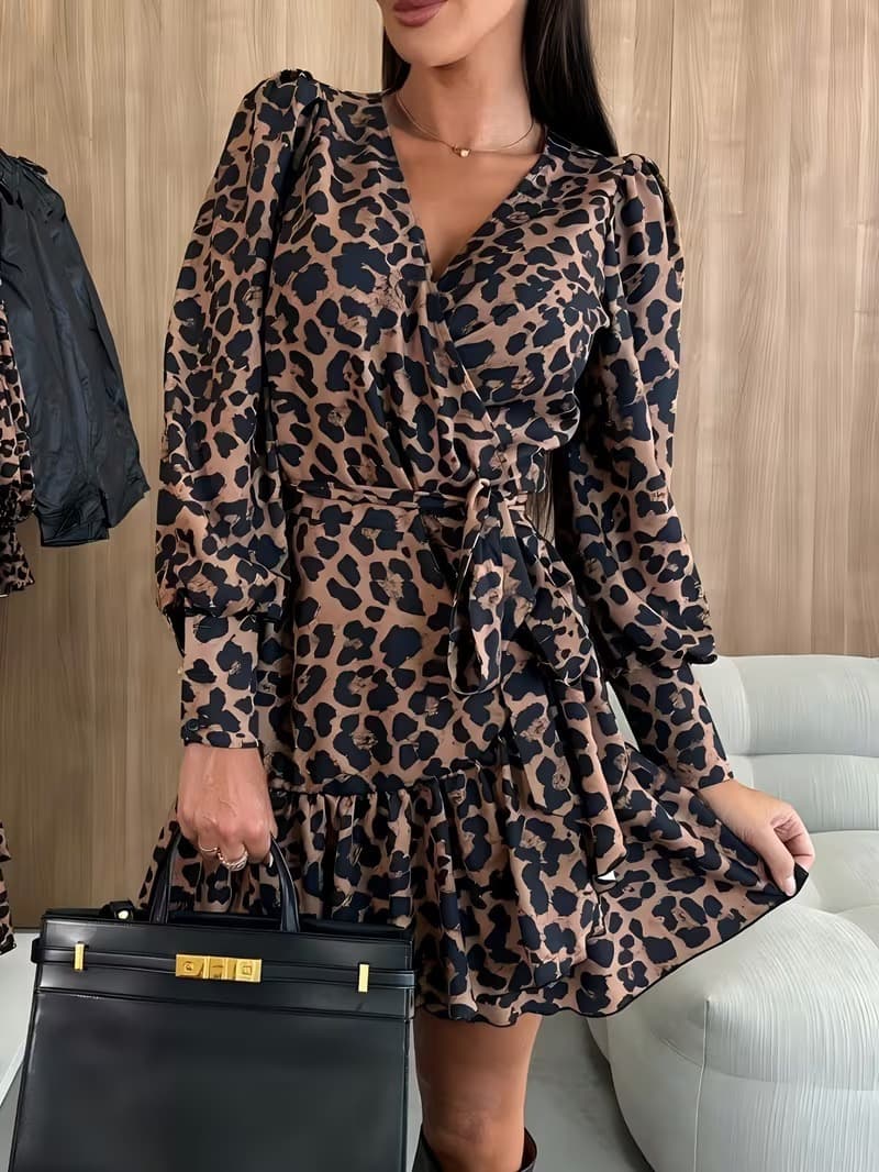 Kadın Uzun Kollu Kruvaze Yakalı Belden Bağcıklı Kısa Leopar Desenli Modal Elbise — görsel 1/8