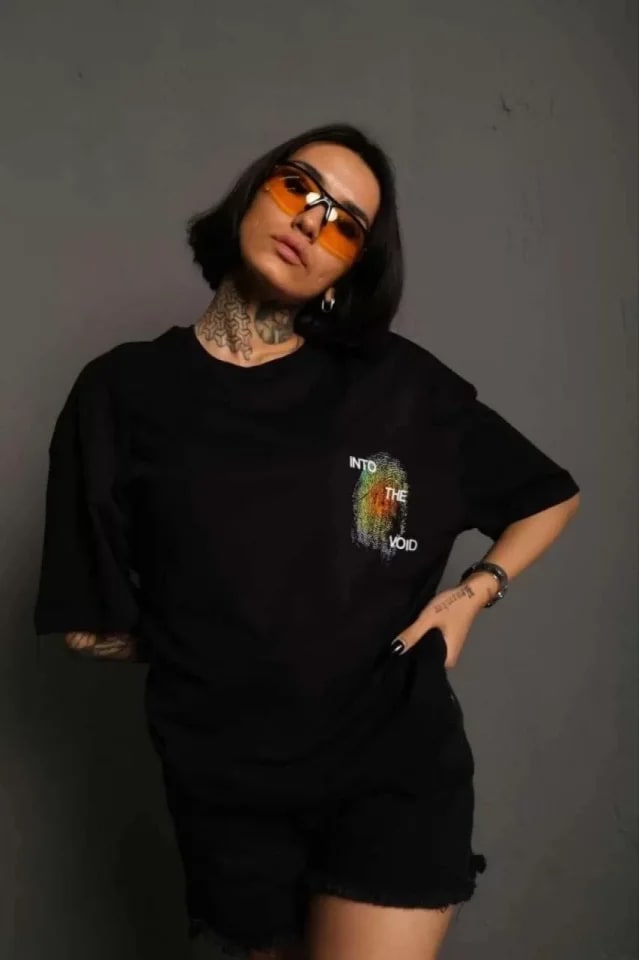 Unisex Bisiklet Yaka Baskılı Oversize T-Shirt - Siyah — görsel 1/2