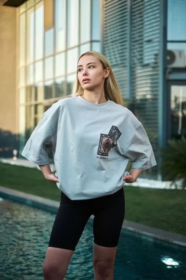 Unisex Bisiklet Yaka Baskılı Oversize T-Shirt - Boyalı Gri — görsel 1/1