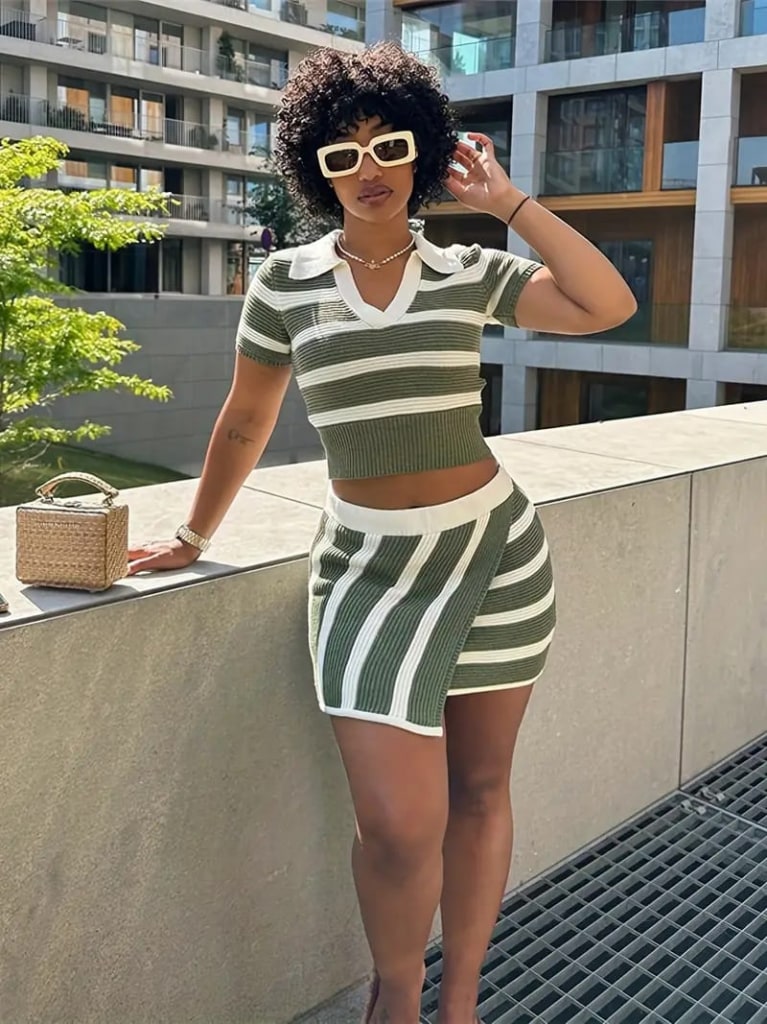 Kadın Kısa Kollu Polo Yaka Crop Asimetrik Mini Triko Etek İkili Takım — görsel 1/7