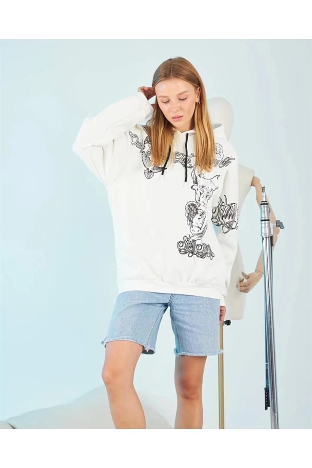 Kapüşonlu Üç İplik Sweatshirt – Beyaz Strong Heykel Baskılı, Rahat Kalıp, Kanguru Cepli Modern Tasarım — görsel 1/1