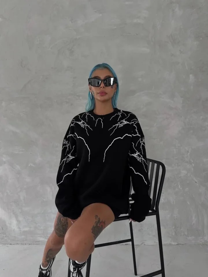 Yıldırım Baskılı Bisiklet Yaka Sweatshirt - Siyah — görsel 1/3