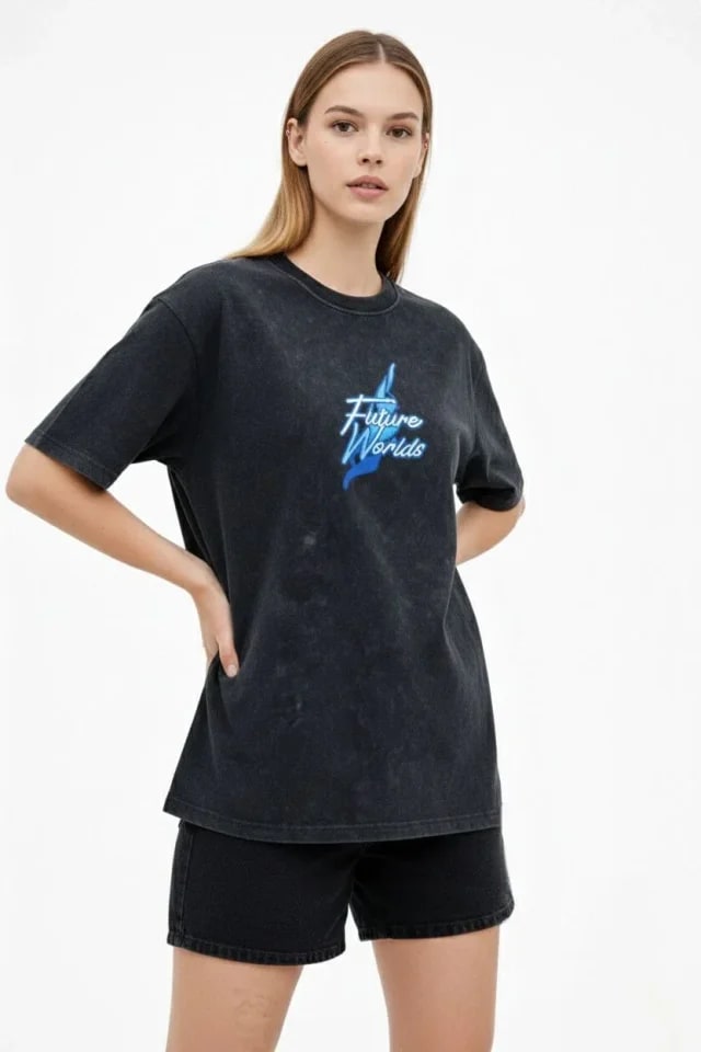 Asit Yıkamalı Oversize Tişört Future Worlds Baskılı Bisiklet Yaka Kısa Kollu Streetwear %100 Pamuk Street Style T-Shirt - Siyah — görsel 1/4