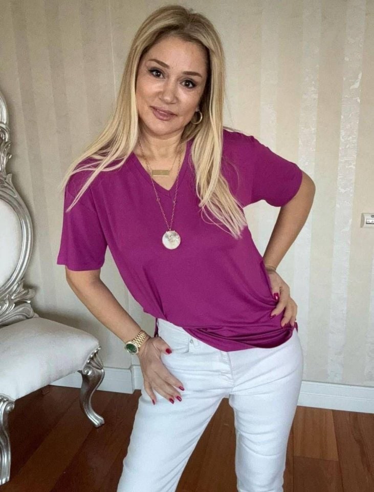 Kadın Kısa Kollu V Yaka Bluz — görsel 1/1