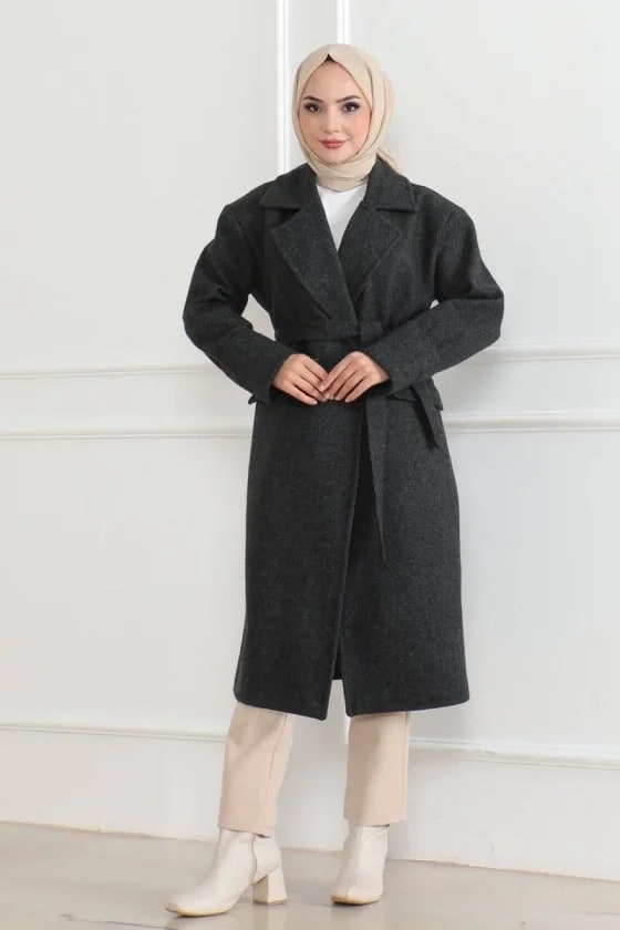 Kaşe Kaban Uzun Boy 115 Cm Kruvaze Yaka Kuşaklı Astarlı Tesettür Kaban Yünlü - Siyah — görsel 1/4