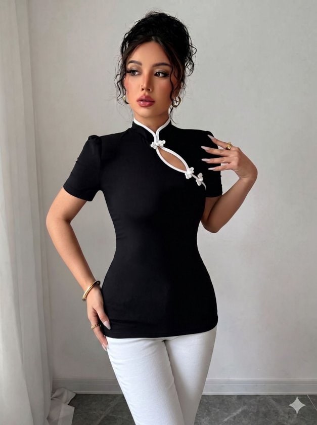 Kadın Beyaz Şerit Detaylı Dar Kesim Dik Yaka Bluz — görsel 1/2