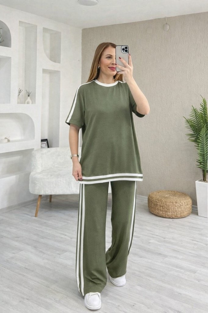 Kadın Kısa Kollu Bisiklet Yaka Çift Renk Şerit Detaylı Viskon İki İplik Bluz Ve Pantolon İkili Takım — görsel 1/1