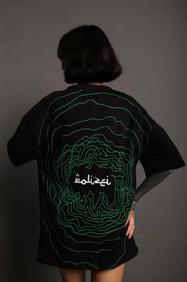 Bisiklet Yakalı Sırt Baskılı Oversize T-Shirt - Siyah — görsel 1/2